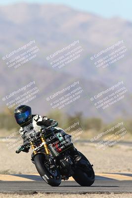 media/Dec-04-2025-Racers Edge (Thu) [[5ebc9f124d]]/3-B Group/1-Session 1 (Turn 7)/